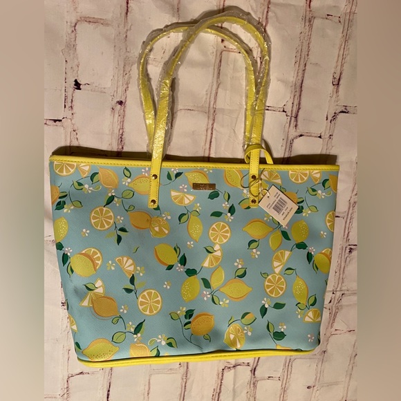Trina Turk Lemon Print Tote Bag w/ Matching Wristlet | New w/ Tags - Picture 3 of 10